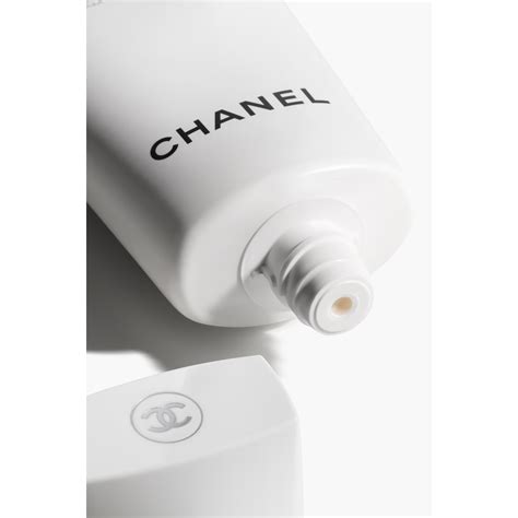 chanel facial cleanser reviews|chanel le blanc face wash.